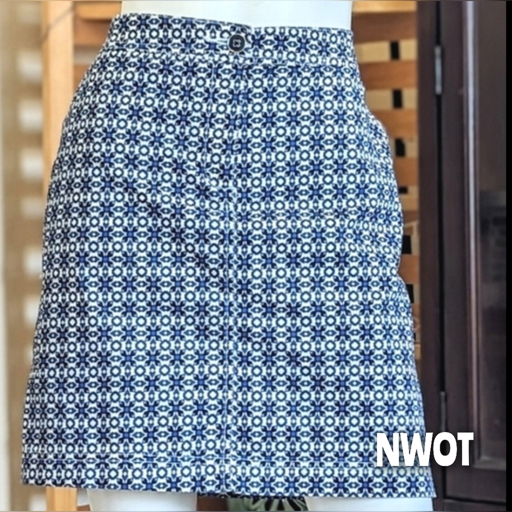 NWOT Karen Scott Skort
